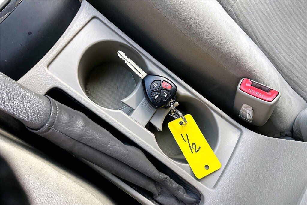 Used 2010 Toyota Corolla LE image 16