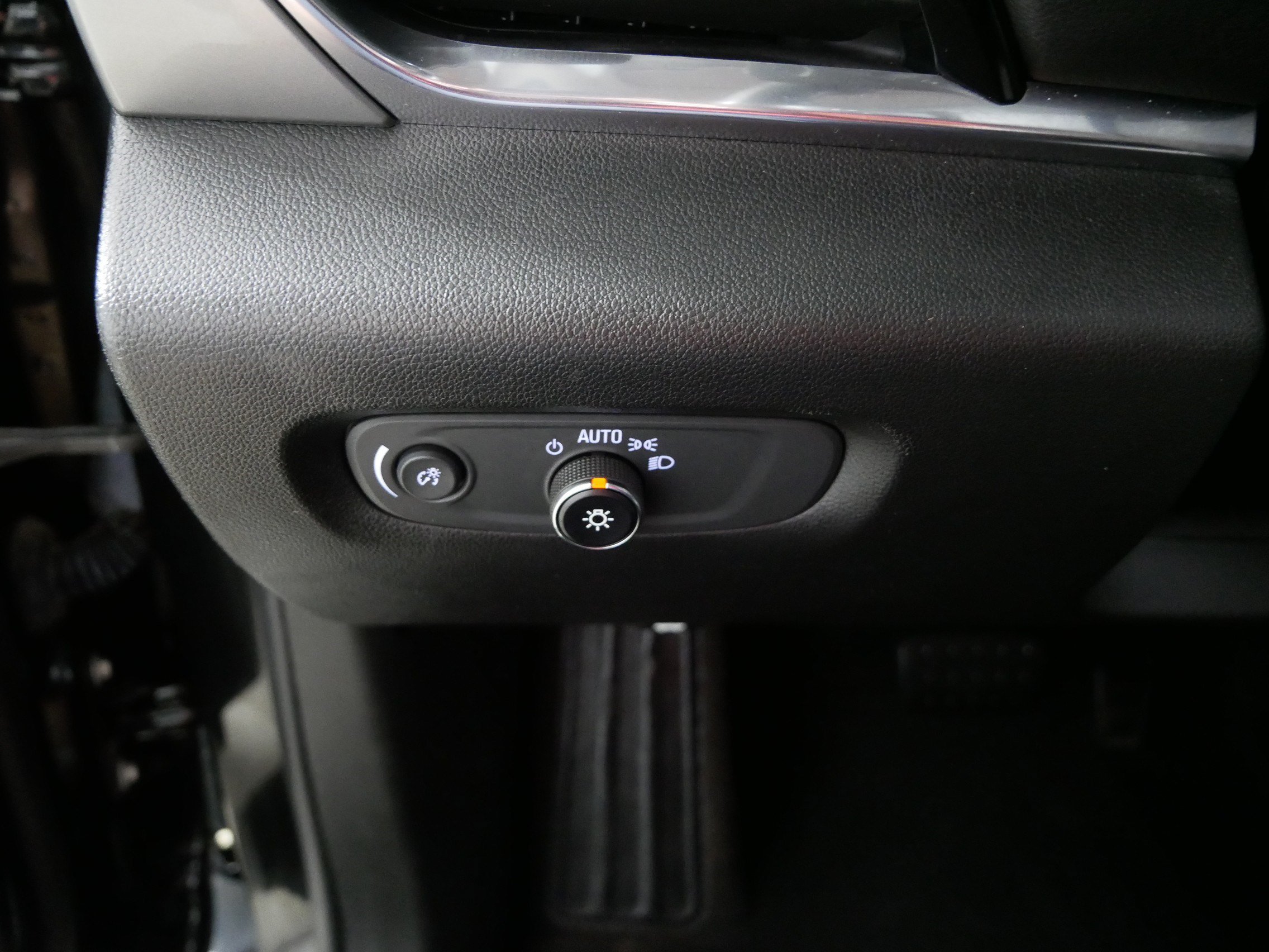 Used 2019 Chevrolet Traverse LS AWD/4WD image 26