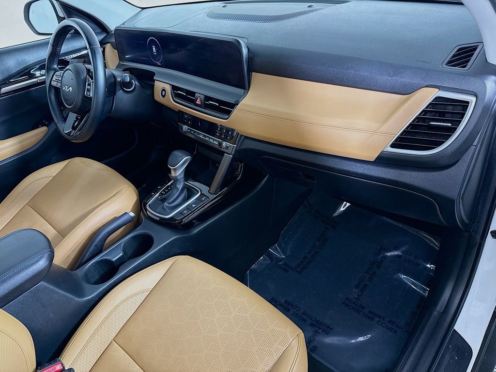 Used 2024 Kia Seltos EX image 32