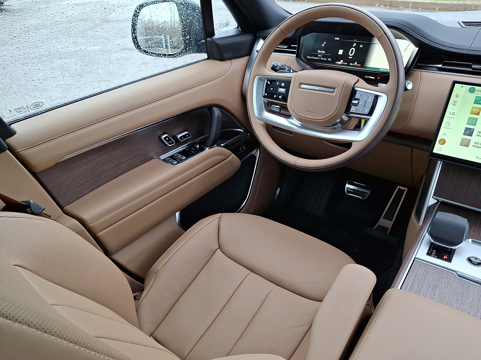 New 2026 Land Rover Range Rover Long Wheelbase SE image 12