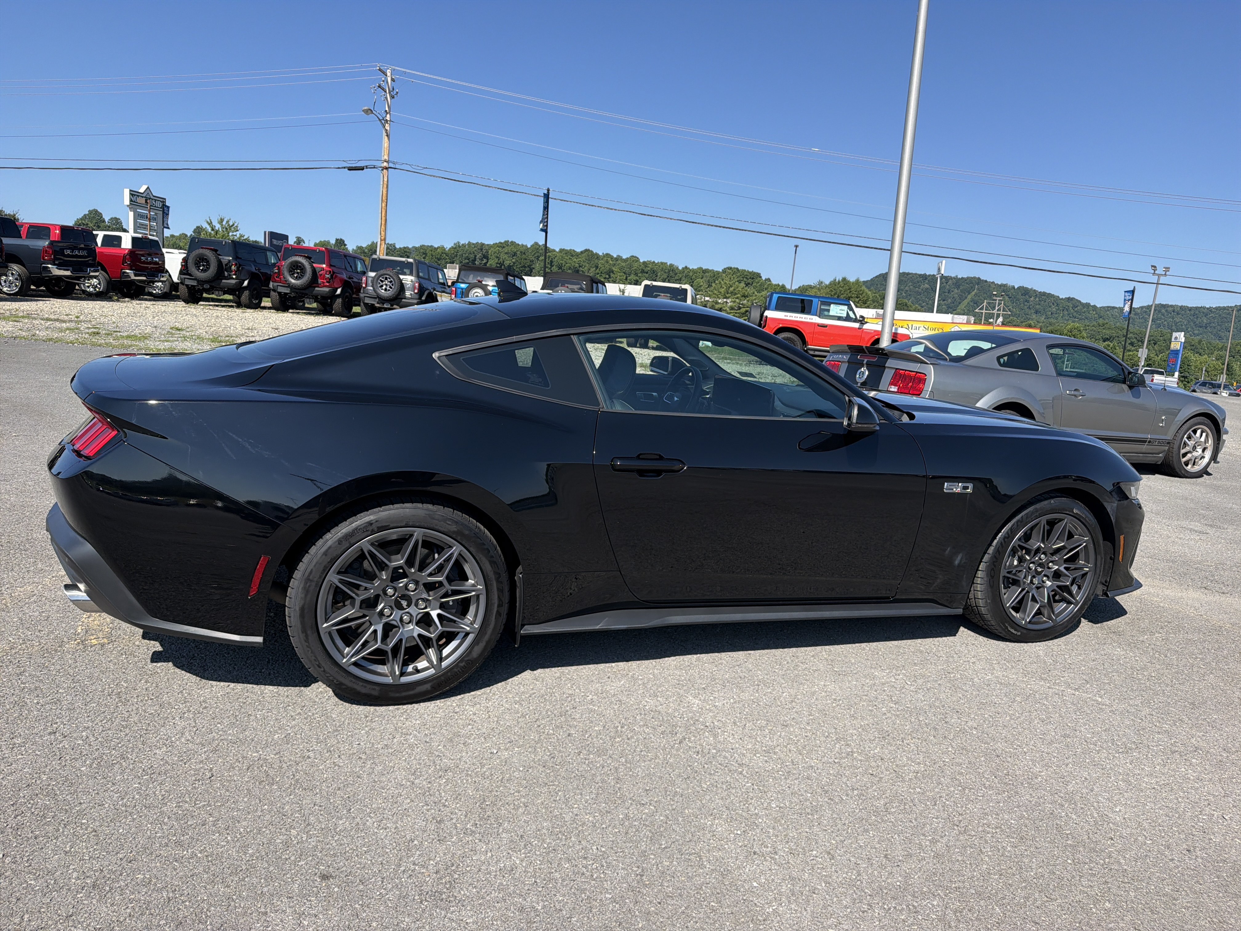 Used 2024 Ford Mustang GT Premium w/ GT Performance Package RWD image 3