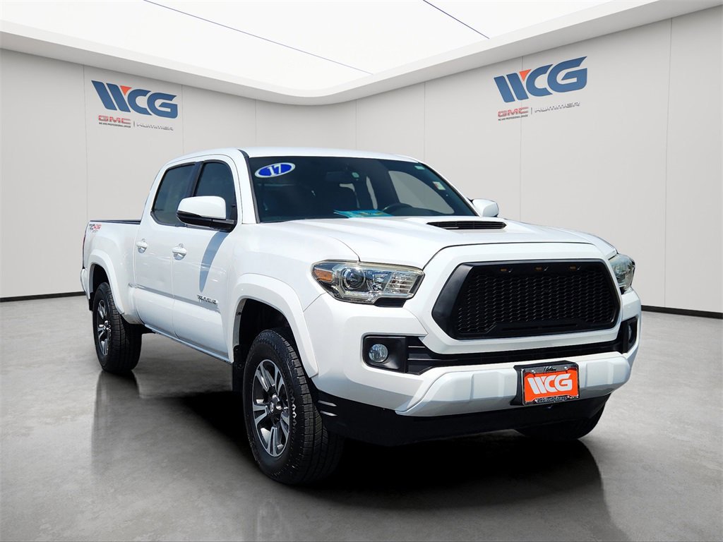 Used 2017 Toyota Tacoma SR5 image 2