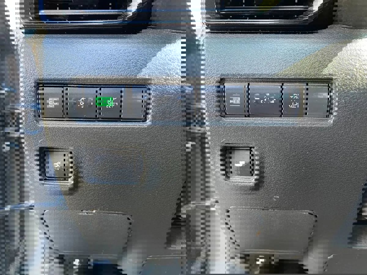 Used 2023 Nissan Sentra SV image 28