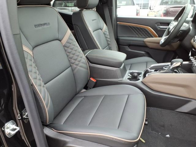 New 2026 GMC Canyon Denali image 25