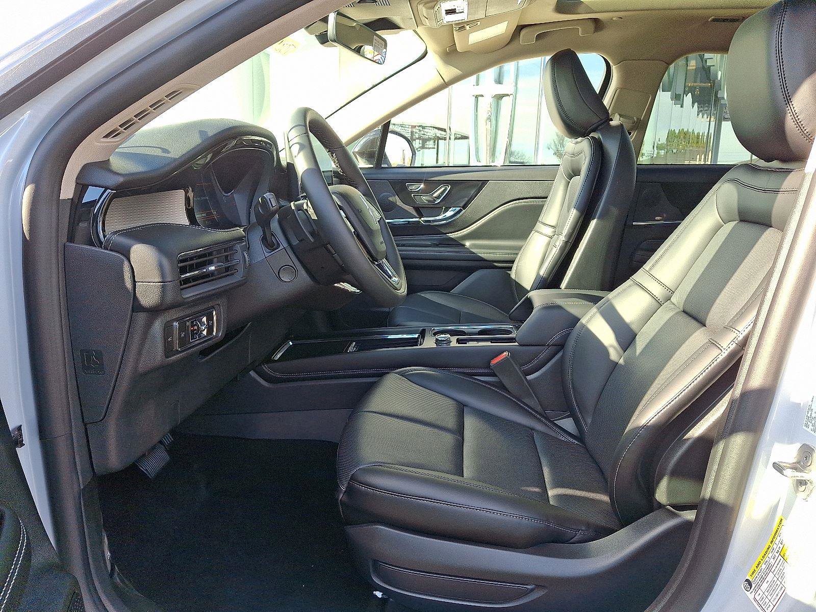 New 2026 Lincoln Corsair Reserve w/ Jet Appearance Package image 7