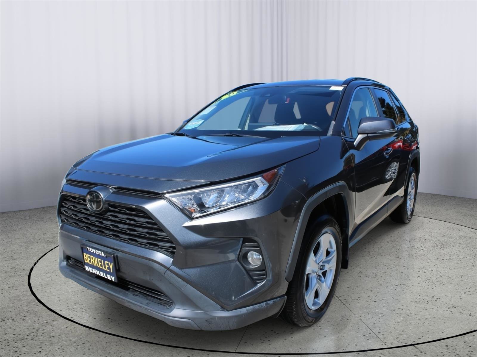 Used 2020 Toyota RAV4 XLE w/ Carpet Mat Package FWD image 4