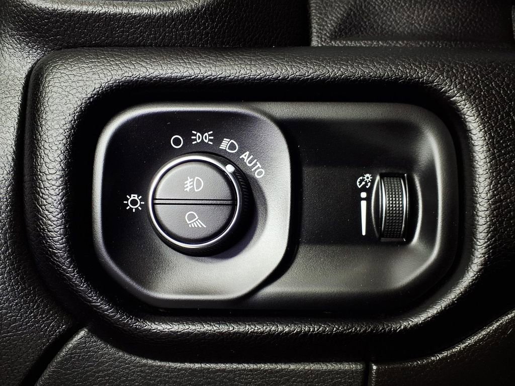 Used 2024 RAM 2500 Big Horn image 24