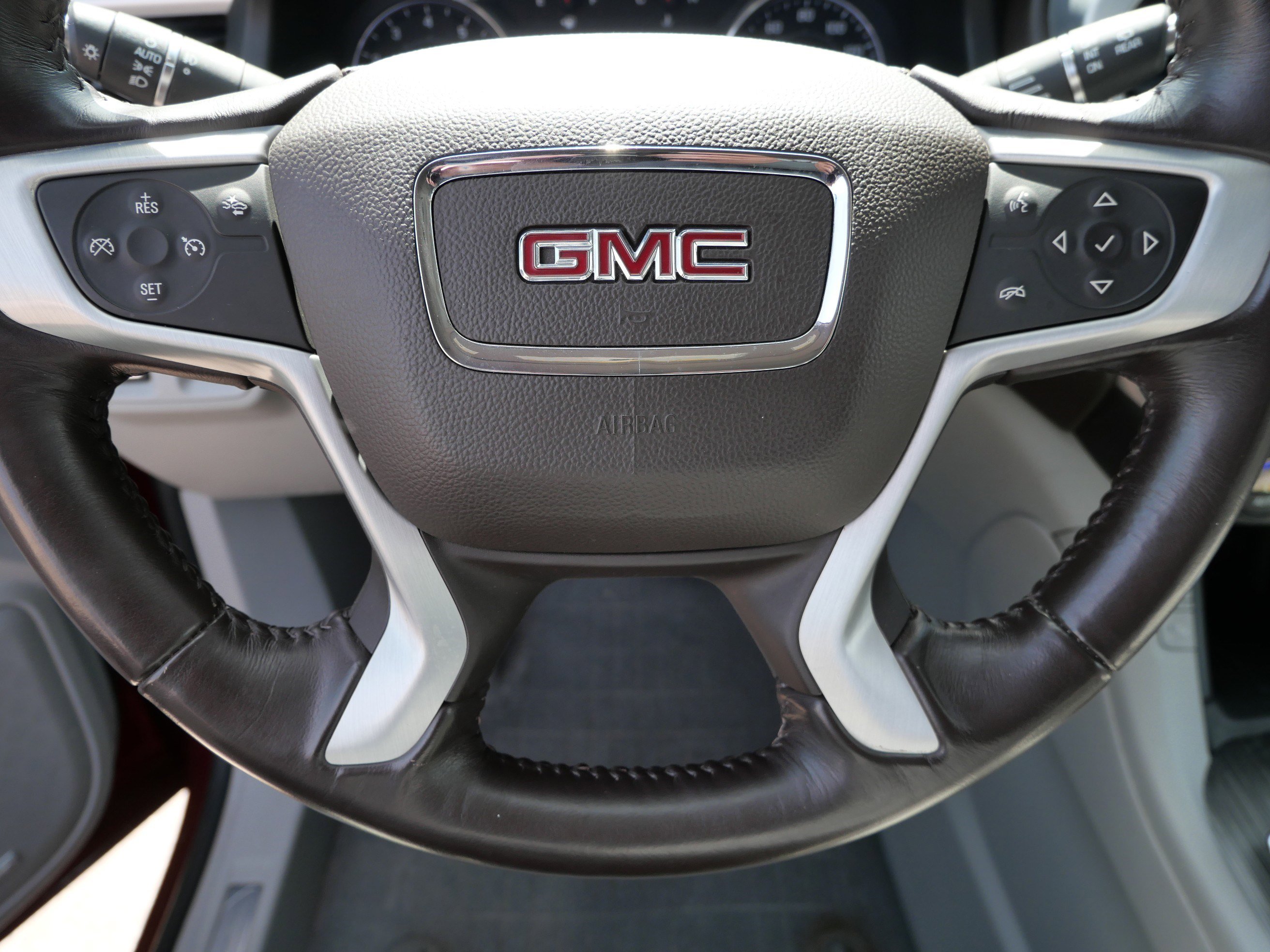 Used 2017 GMC Acadia SLT AWD/4WD image 25