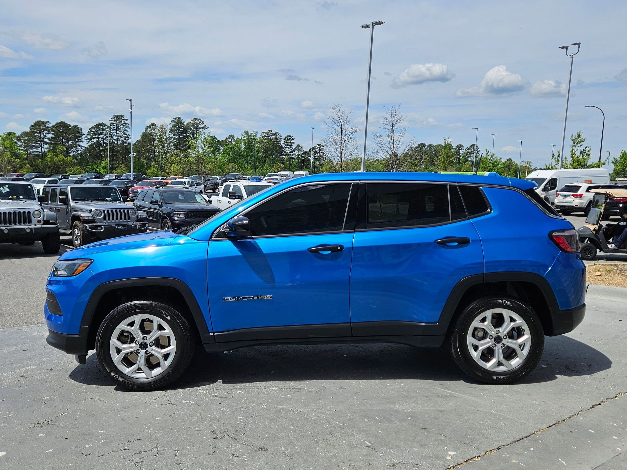 Used 2025 Jeep Compass Sport AWD/4WD image 4