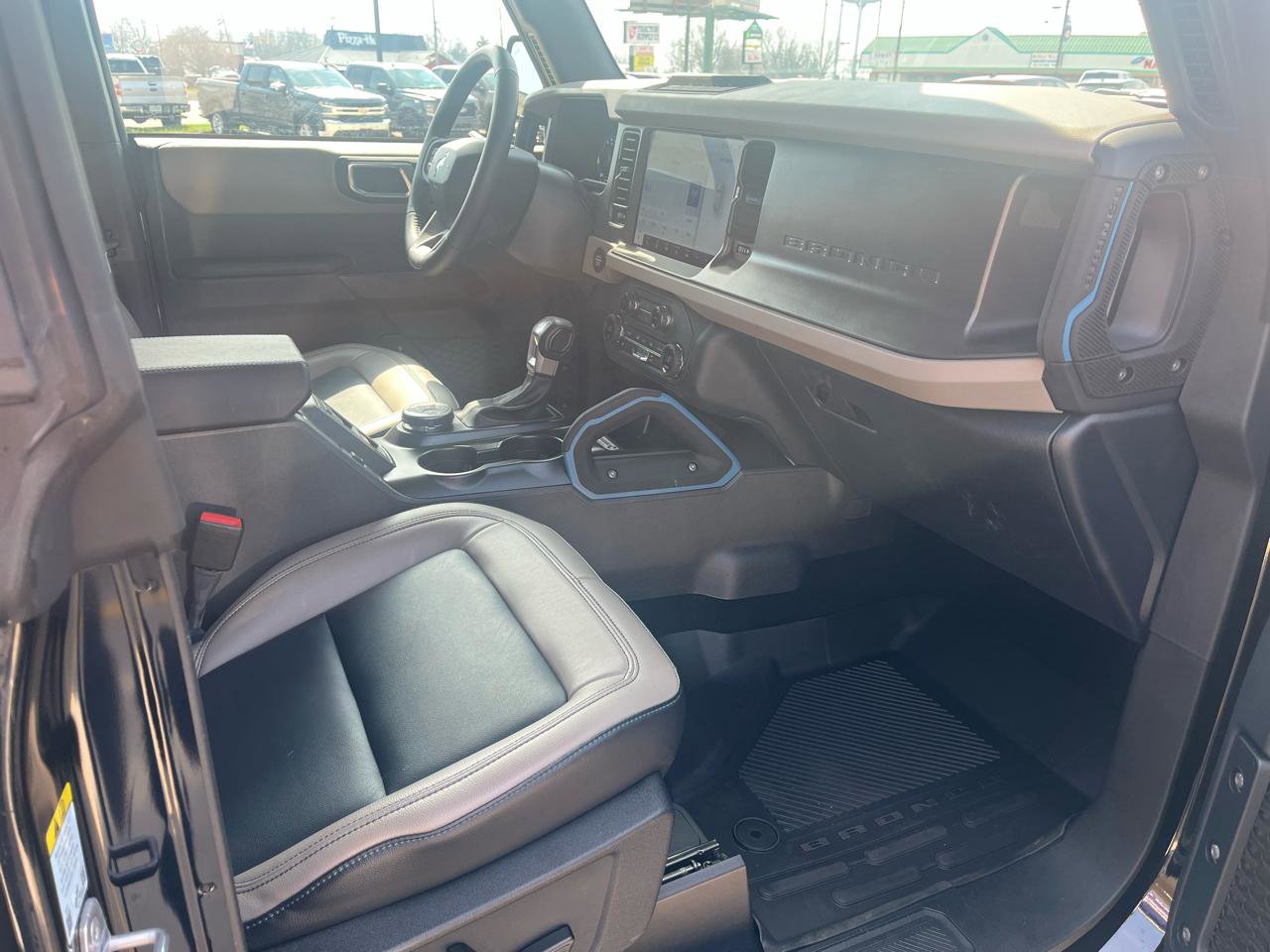 Used 2024 Ford Bronco Wildtrak image 9