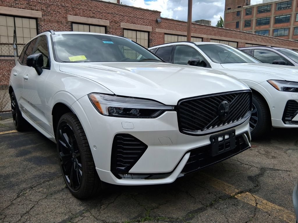 New 2026 Volvo XC60 B5 Ultra w/ Protection Package Premier AWD/4WD image 2