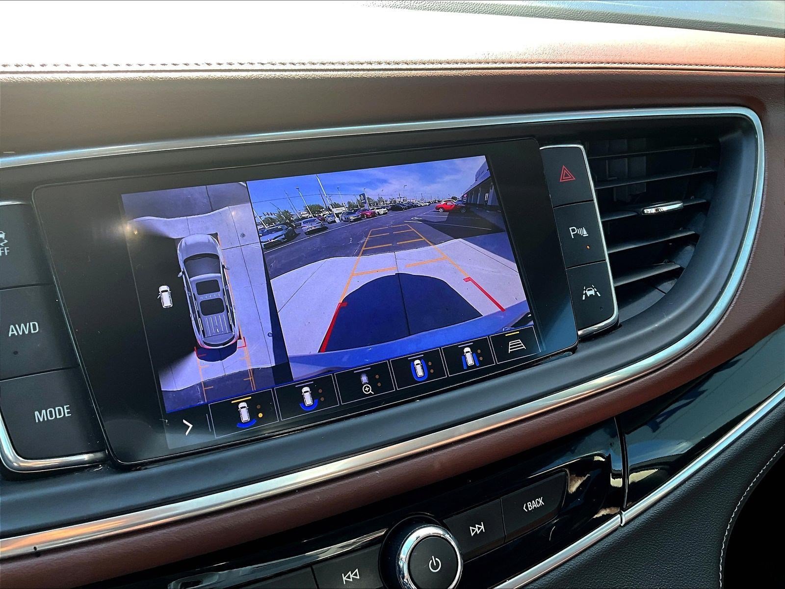 Used 2020 Buick Enclave Avenir w/ Avenir Technology Package AWD/4WD image 14