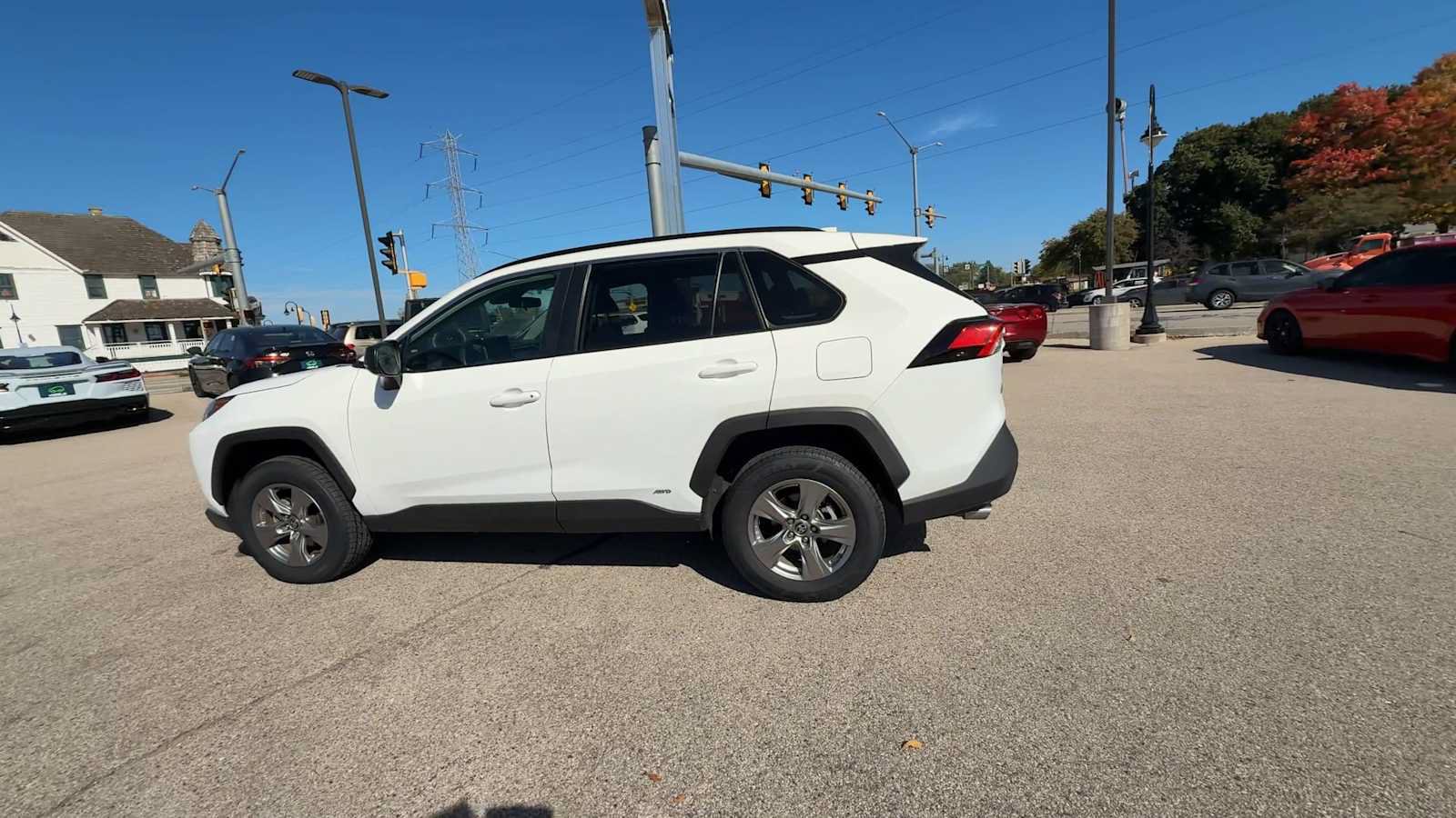 Used 2025 Toyota RAV4 LE AWD/4WD image 5