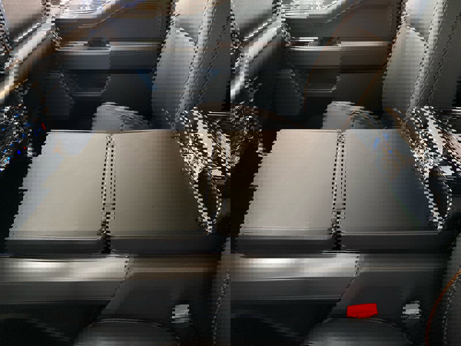 New 2025 Ford F150 Lariat w/ Equipment Group 502A High image 28