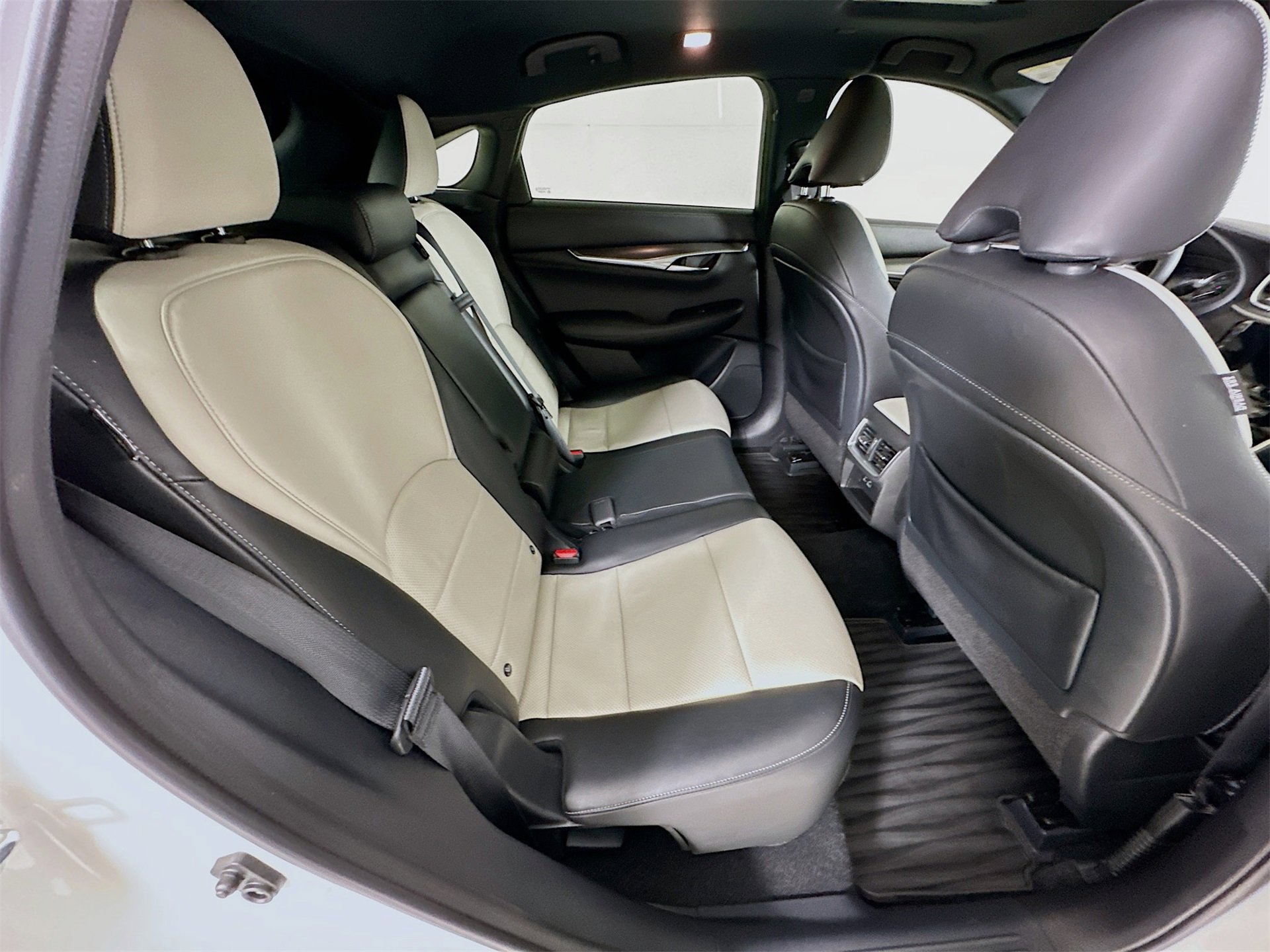 Used 2023 INFINITI QX55 Luxe w/ Cargo Package image 29