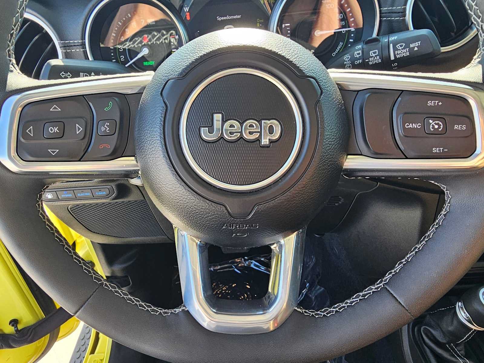 Used 2023 Jeep Wrangler Unlimited Sahara w/ Cold Weather Group AWD/4WD image 22