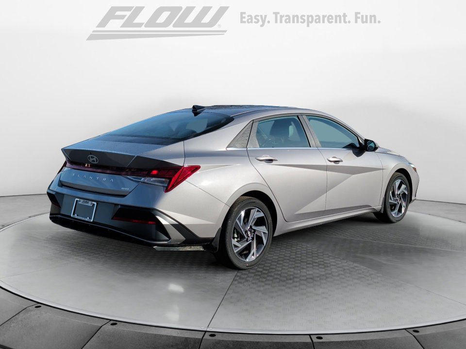 Certified 2025 Hyundai Elantra Limited image 7