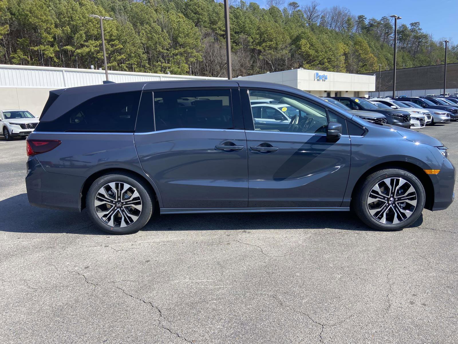New 2026 Honda Odyssey Elite image 2