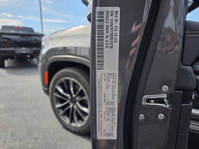 New 2025 Jeep Grand Wagoneer L Series II Obsidian w/ Quick Order Packagew 28T AWD/4WD image 19