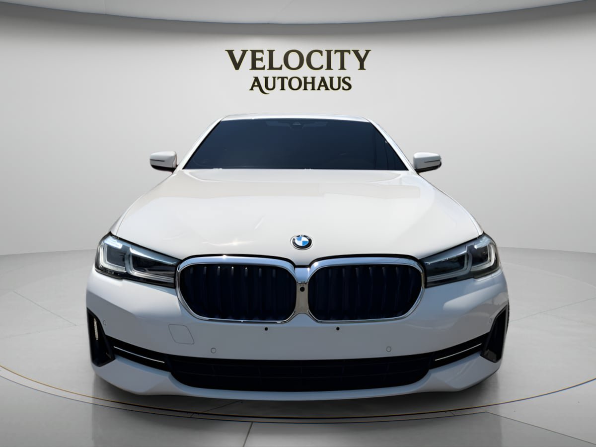 Used 2021 BMW 540i xDrive w/ Convenience Package AWD/4WD image 2