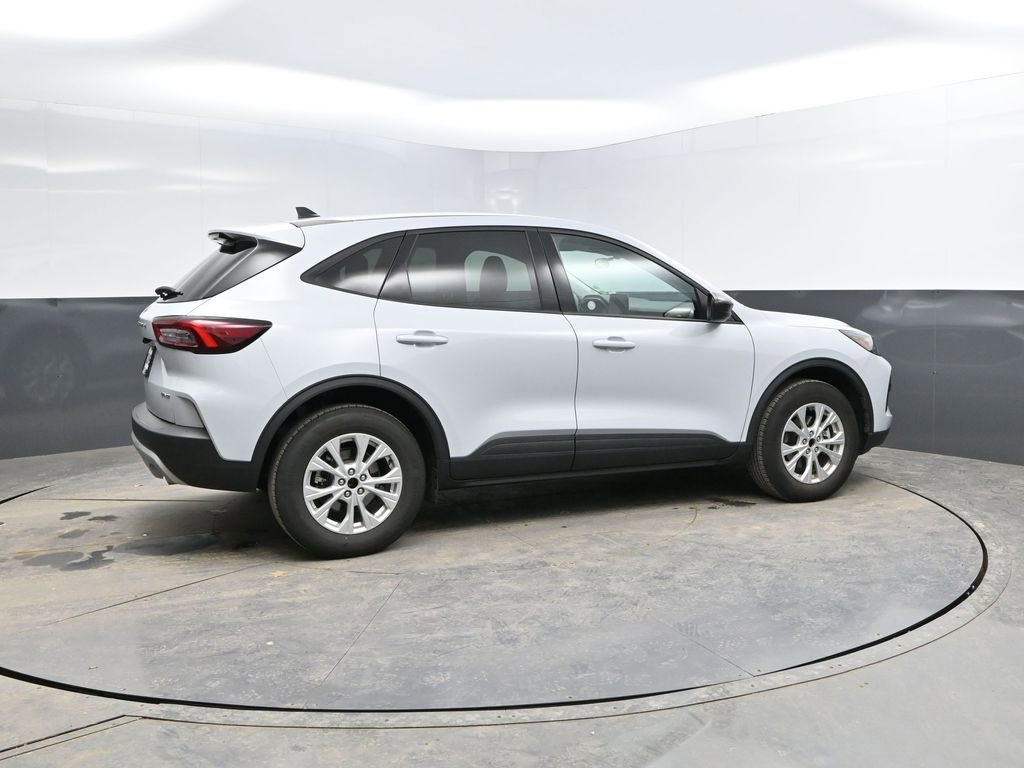 Used 2025 Ford Escape Active image 10