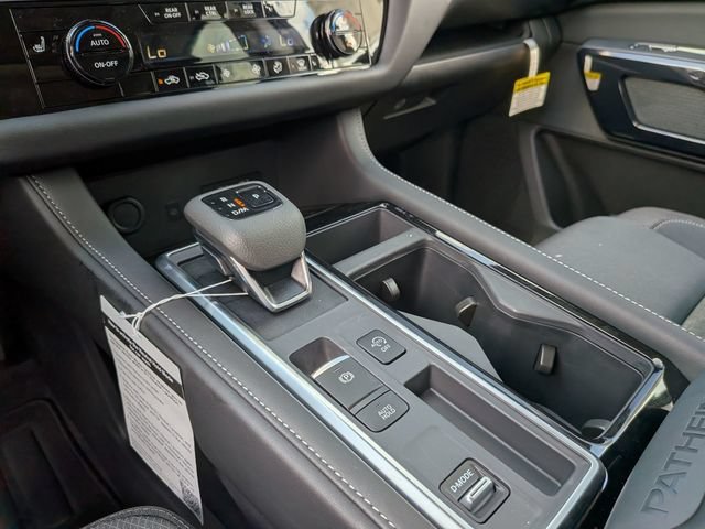 Used 2026 Nissan Pathfinder SV w/ SV Premium Package FWD image 25