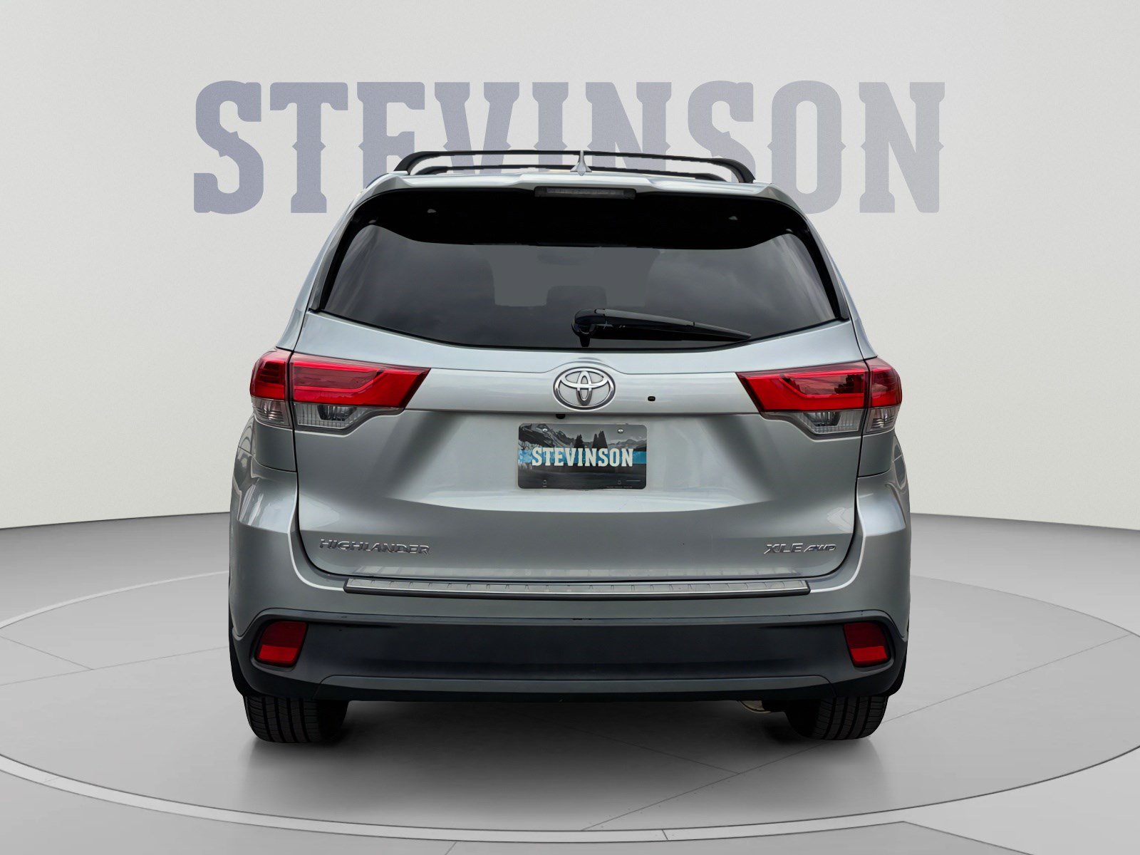 Used 2019 Toyota Highlander XLE AWD/4WD image 4