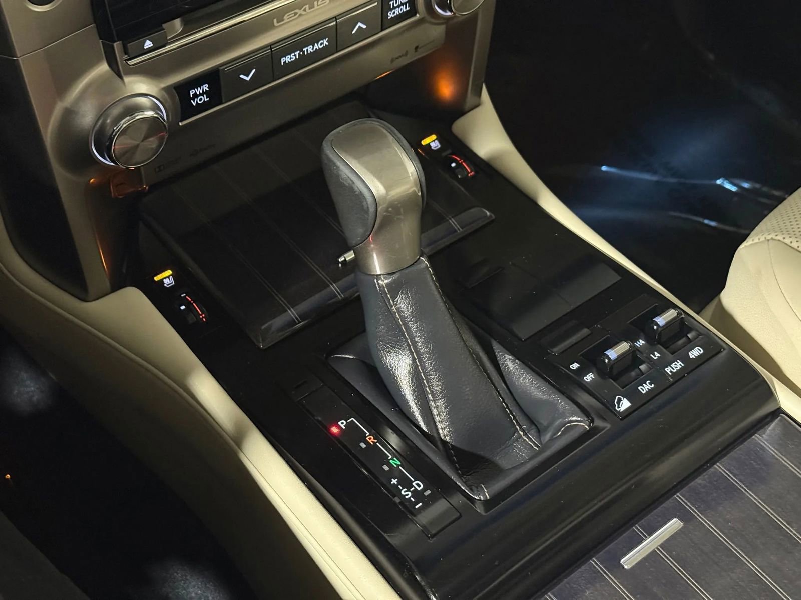 Used 2020 Lexus GX 460 Premium w/ Premium Package image 39