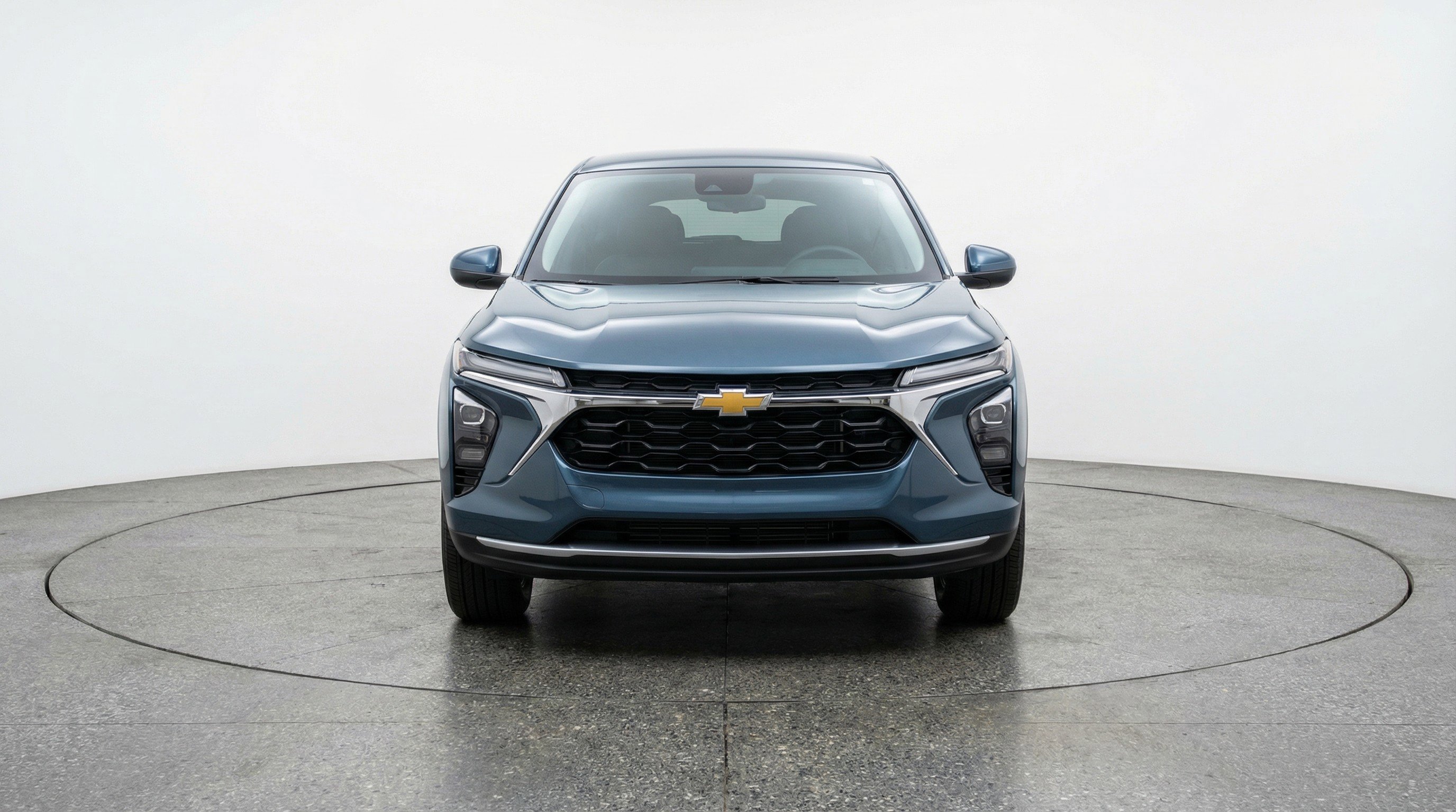 Used 2025 Chevrolet Trax LT image 2