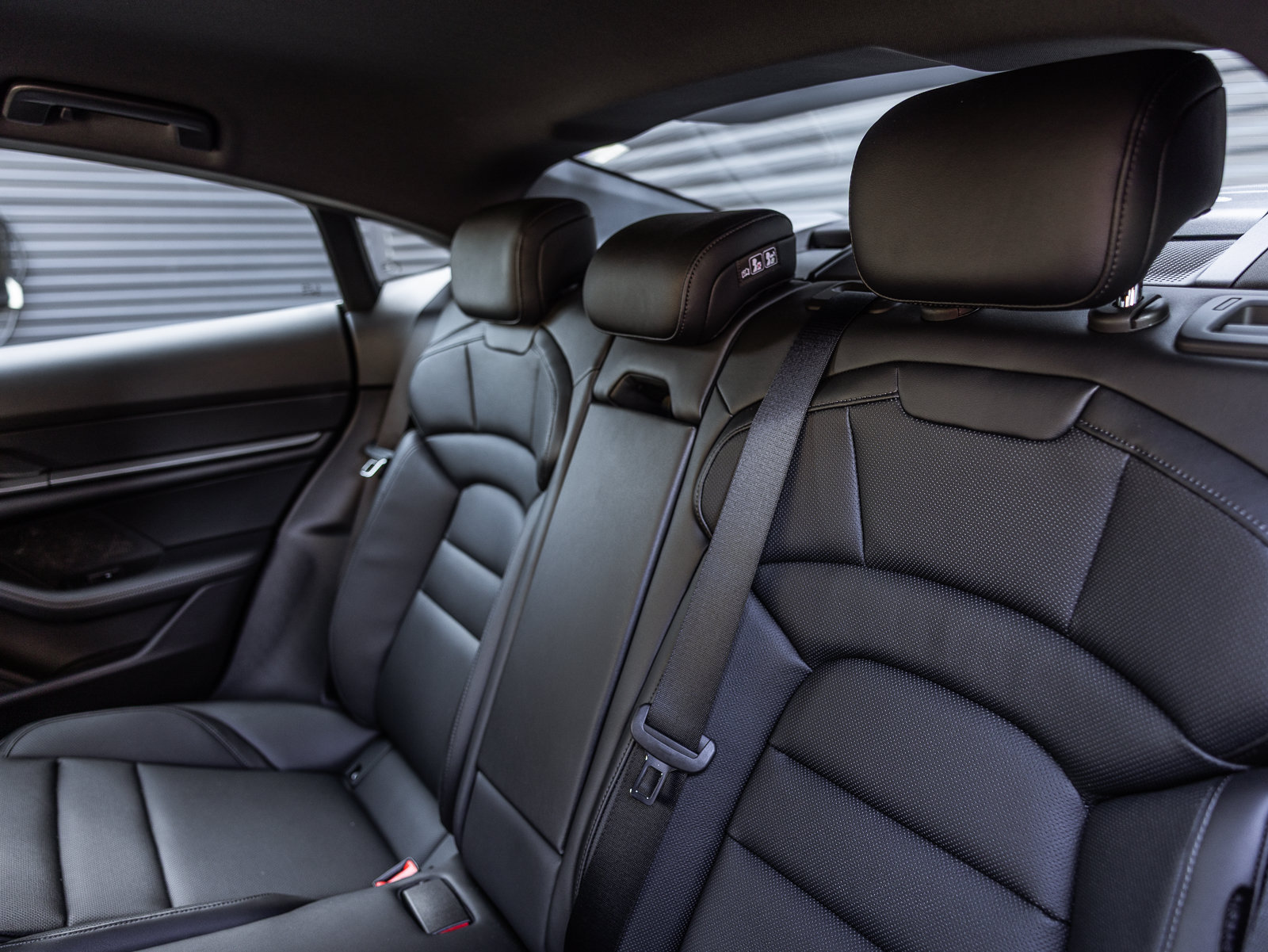 Certified 2025 Porsche Taycan AWD/4WD image 15
