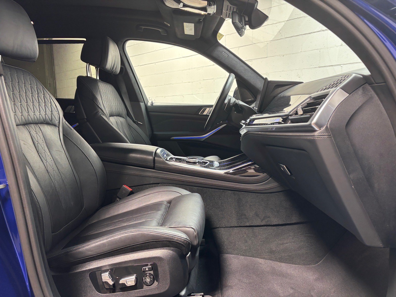 Used 2023 BMW X7 M60i w/ Executive Package AWD/4WD image 28