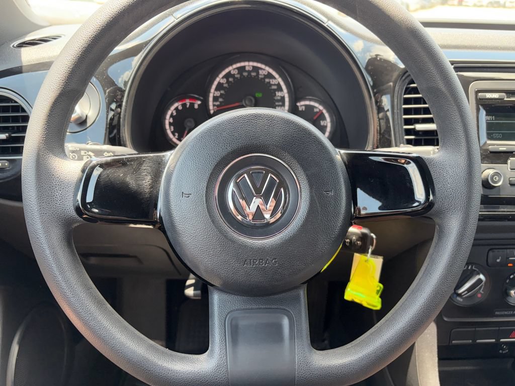 Used 2015 Volkswagen Beetle 1.8T Classic FWD image 11
