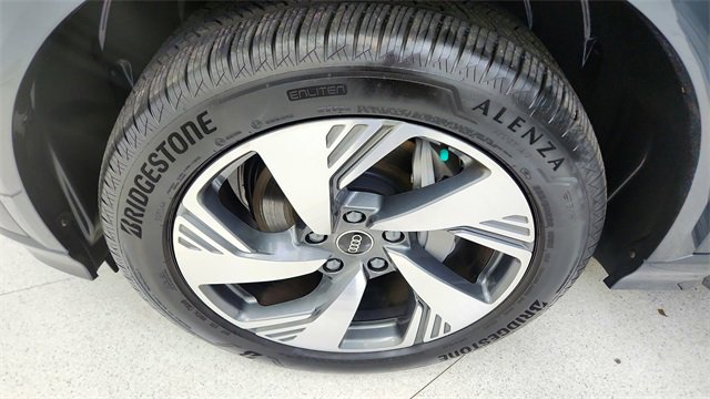 Used 2025 Audi Q6 e-tron Premium w/ Convenience Package image 58
