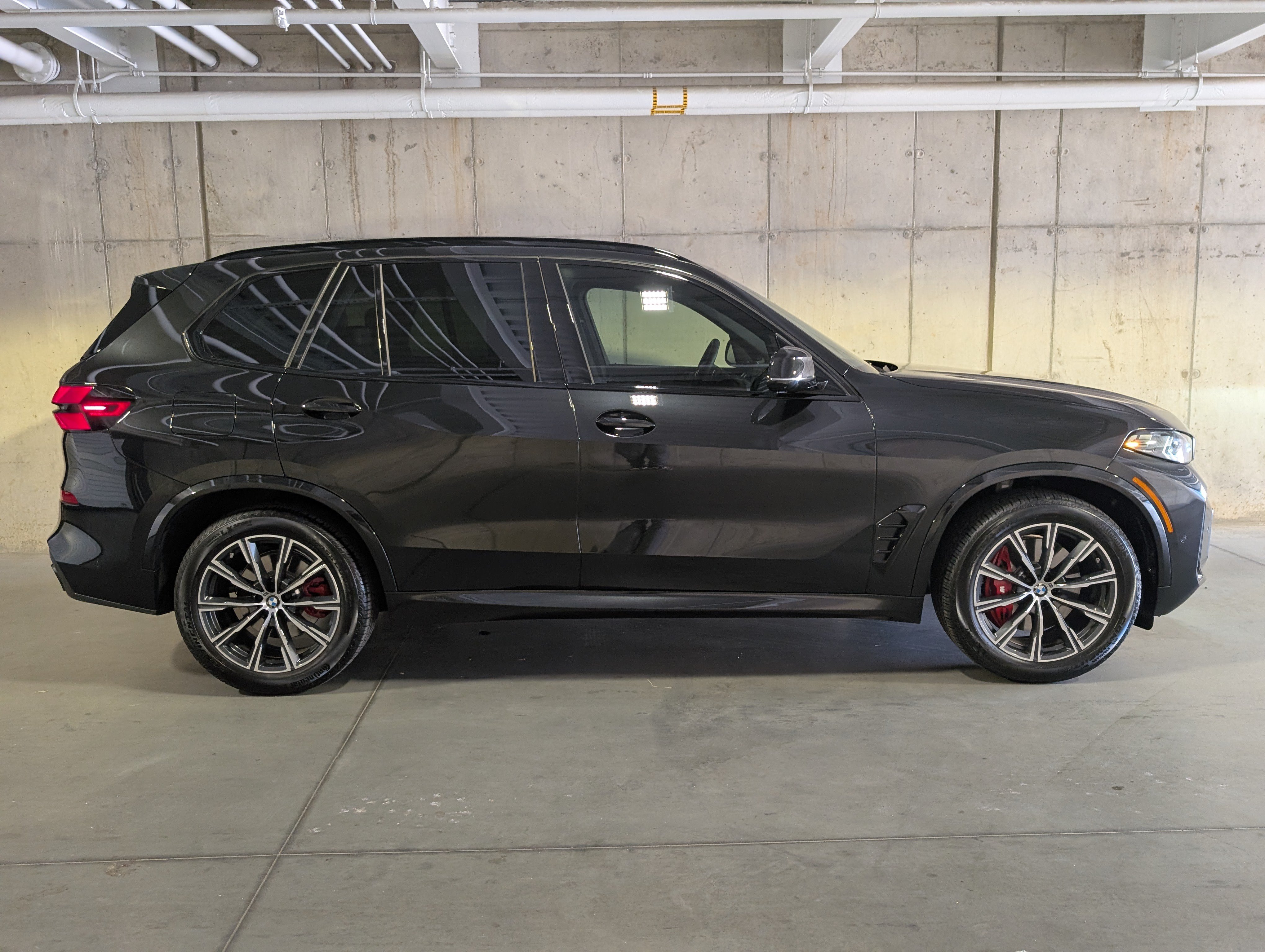 Used 2025 BMW X5 xDrive40i w/ M Sport Package AWD/4WD image 10