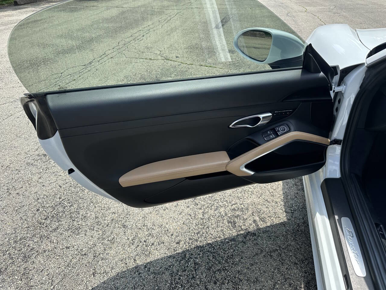 Used 2018 Porsche 718 Boxster Base 2dr Convertible RWD image 17
