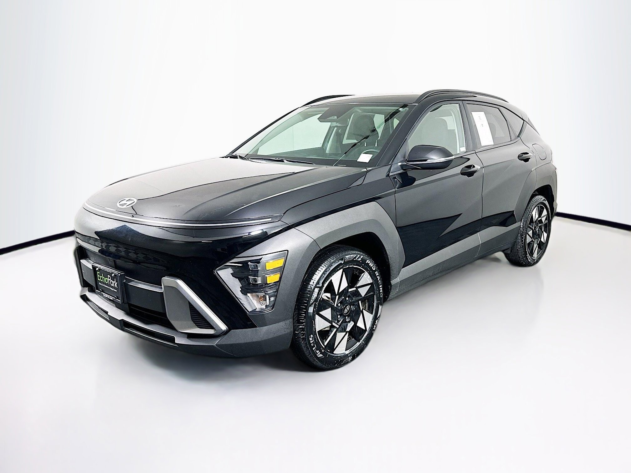 Used 2025 Hyundai Kona SEL image 3