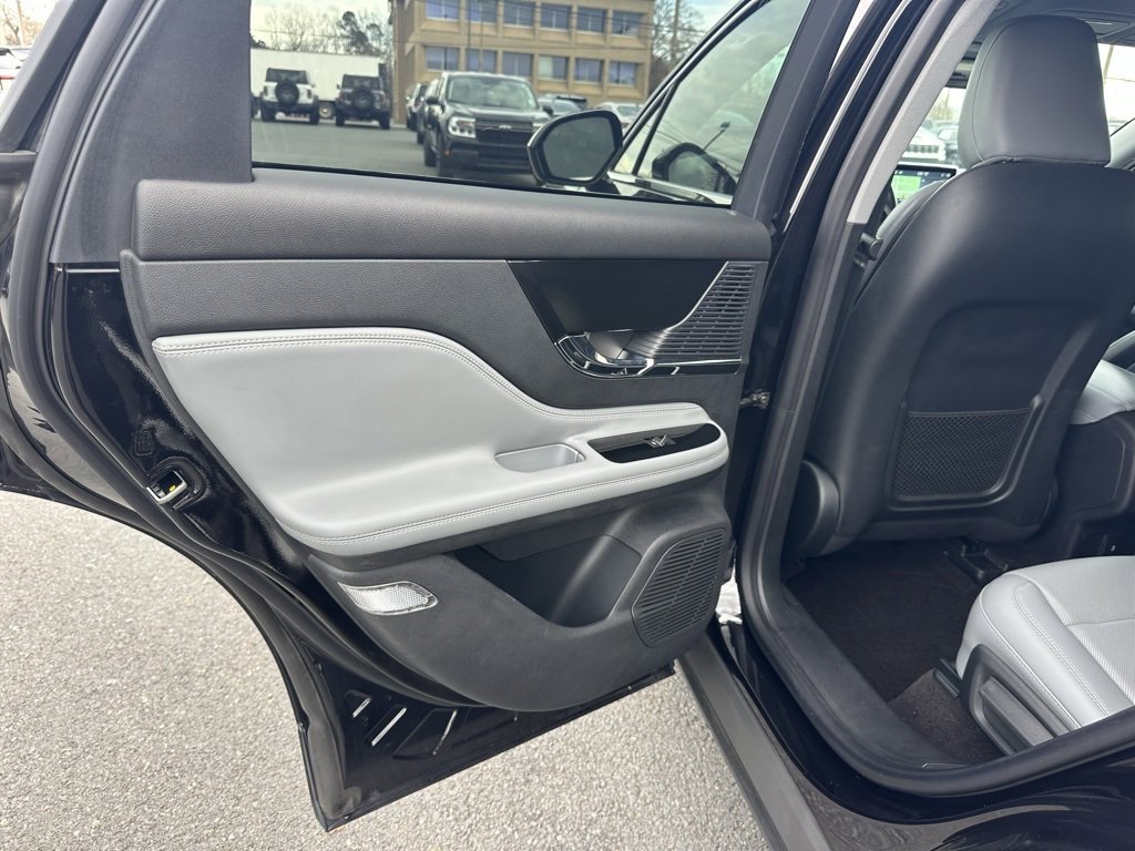 Used 2021 Lincoln Corsair AWD w/ Premium Package image 20