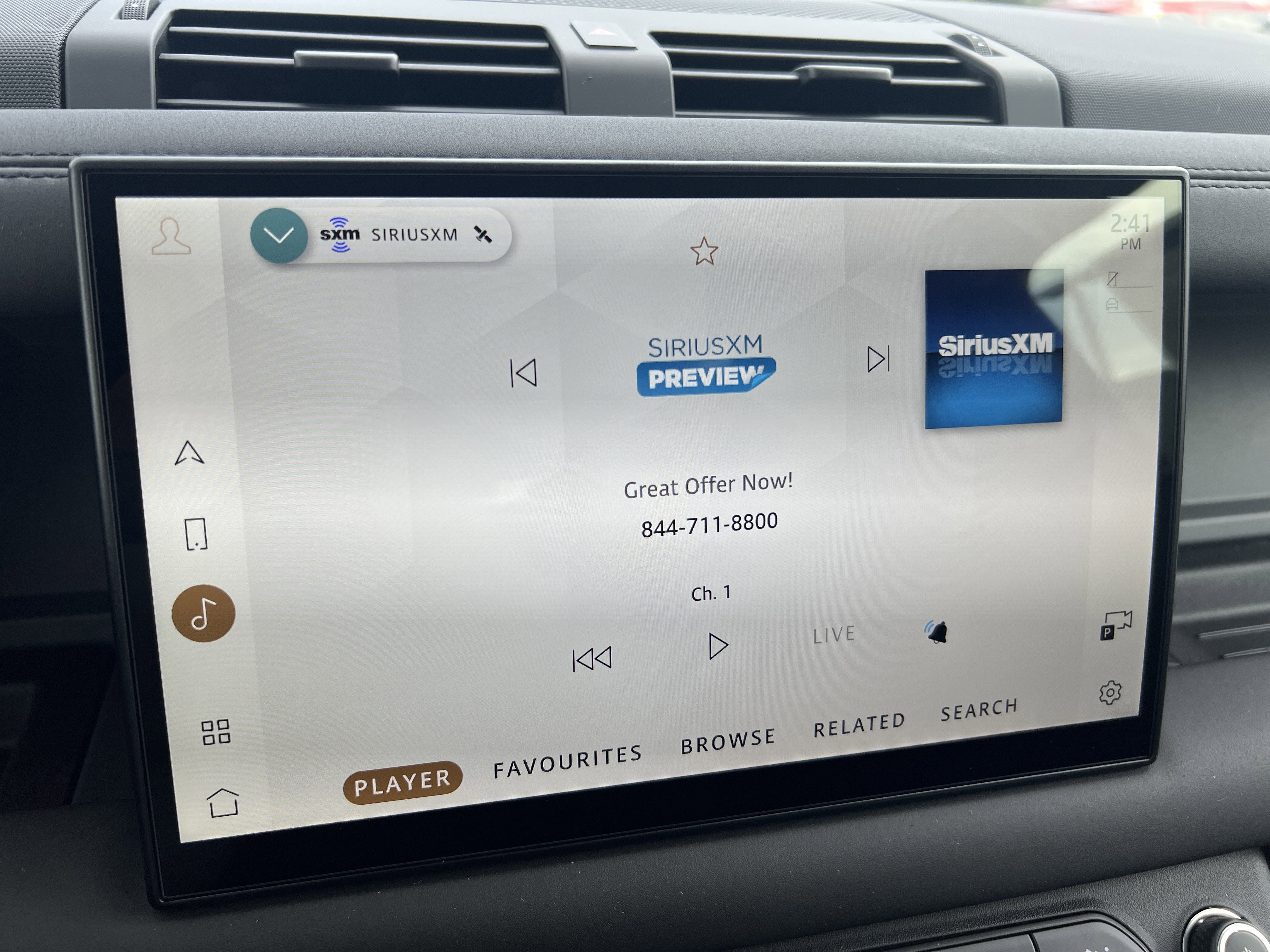 New 2025 Land Rover Defender 90 S image 19