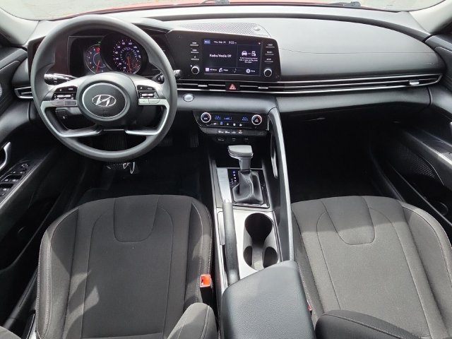Used 2023 Hyundai Elantra SEL FWD image 13