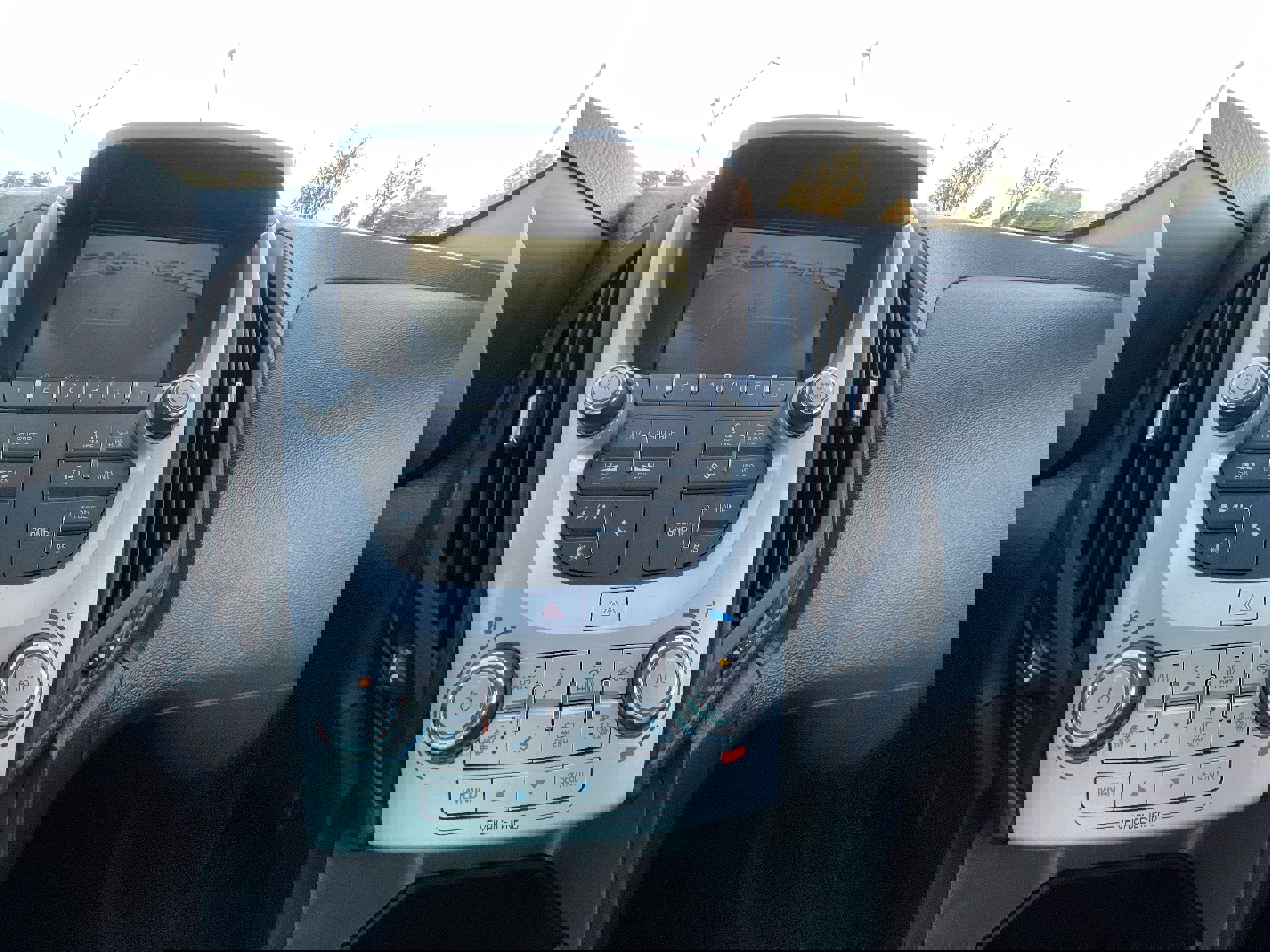 Used 2017 Chevrolet Equinox LT w/ Convenience Package image 15