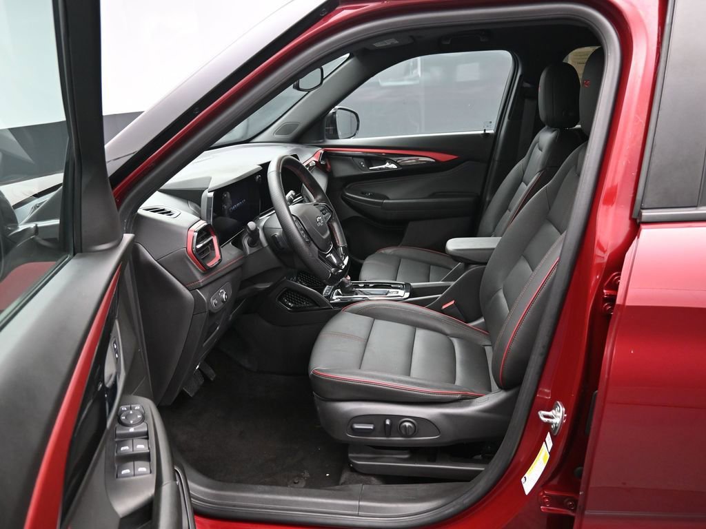 Used 2024 Chevrolet TrailBlazer RS w/ Convenience Package image 9