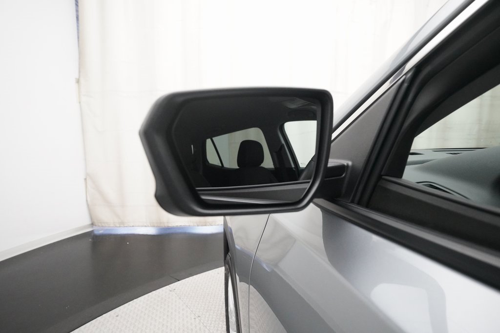 Used 2024 GMC Terrain SLE image 24