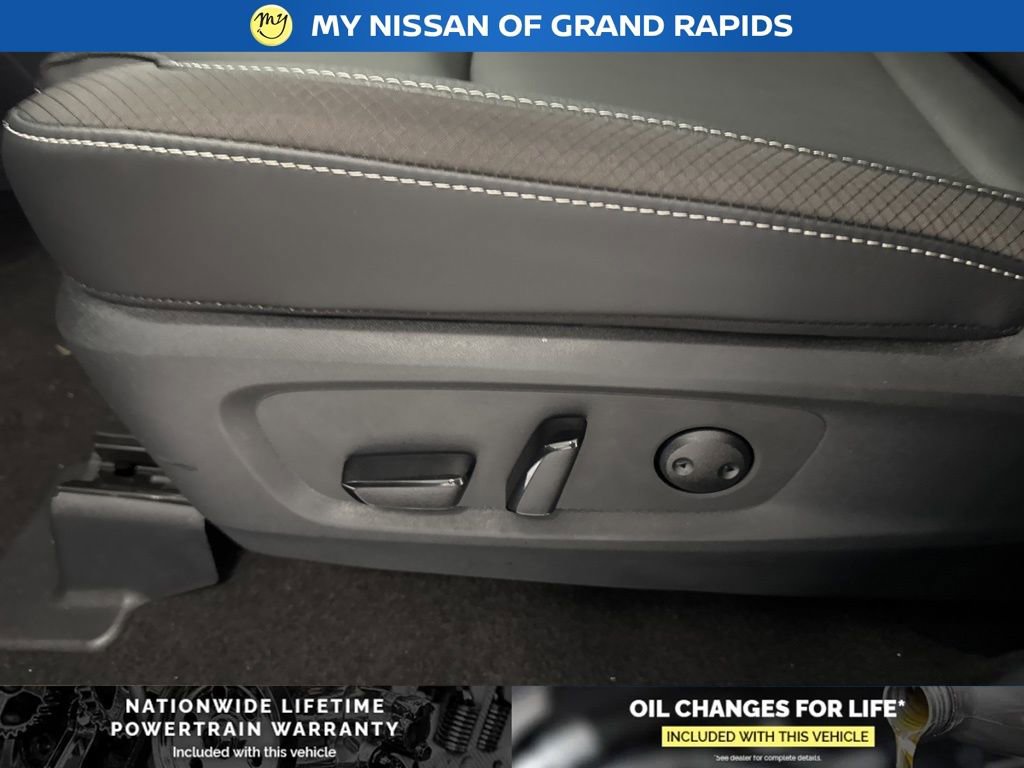 New 2026 Nissan Pathfinder SL image 11