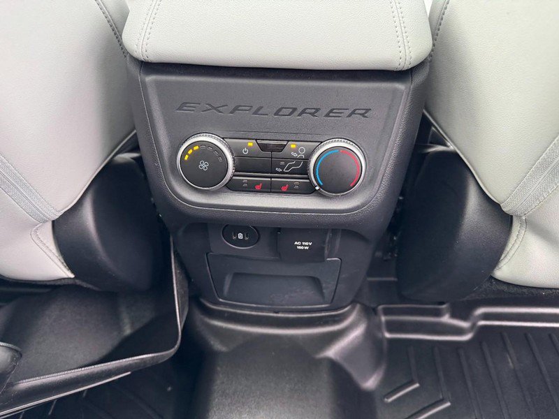Used 2025 Ford Explorer Platinum w/ Ultimate Package image 17
