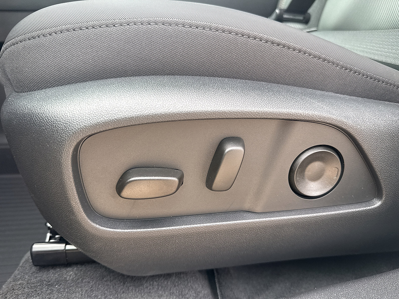 New 2026 GMC Terrain AT4 w/ Technology Package II AWD/4WD image 14
