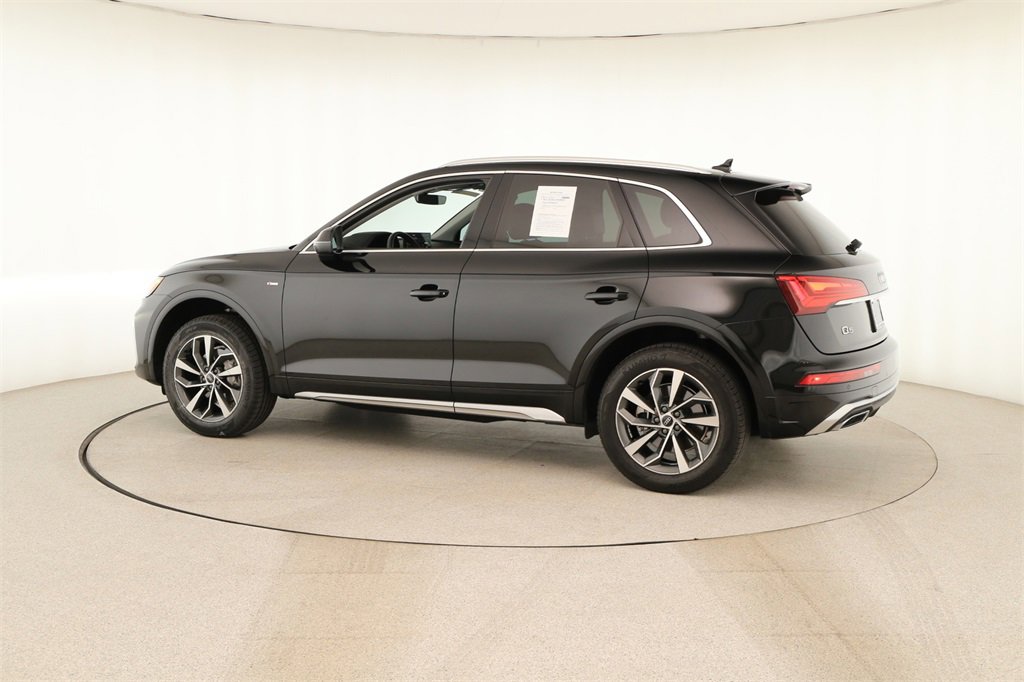 Certified 2023 Audi Q5 2.0T Premium w/ Convenience Package image 3