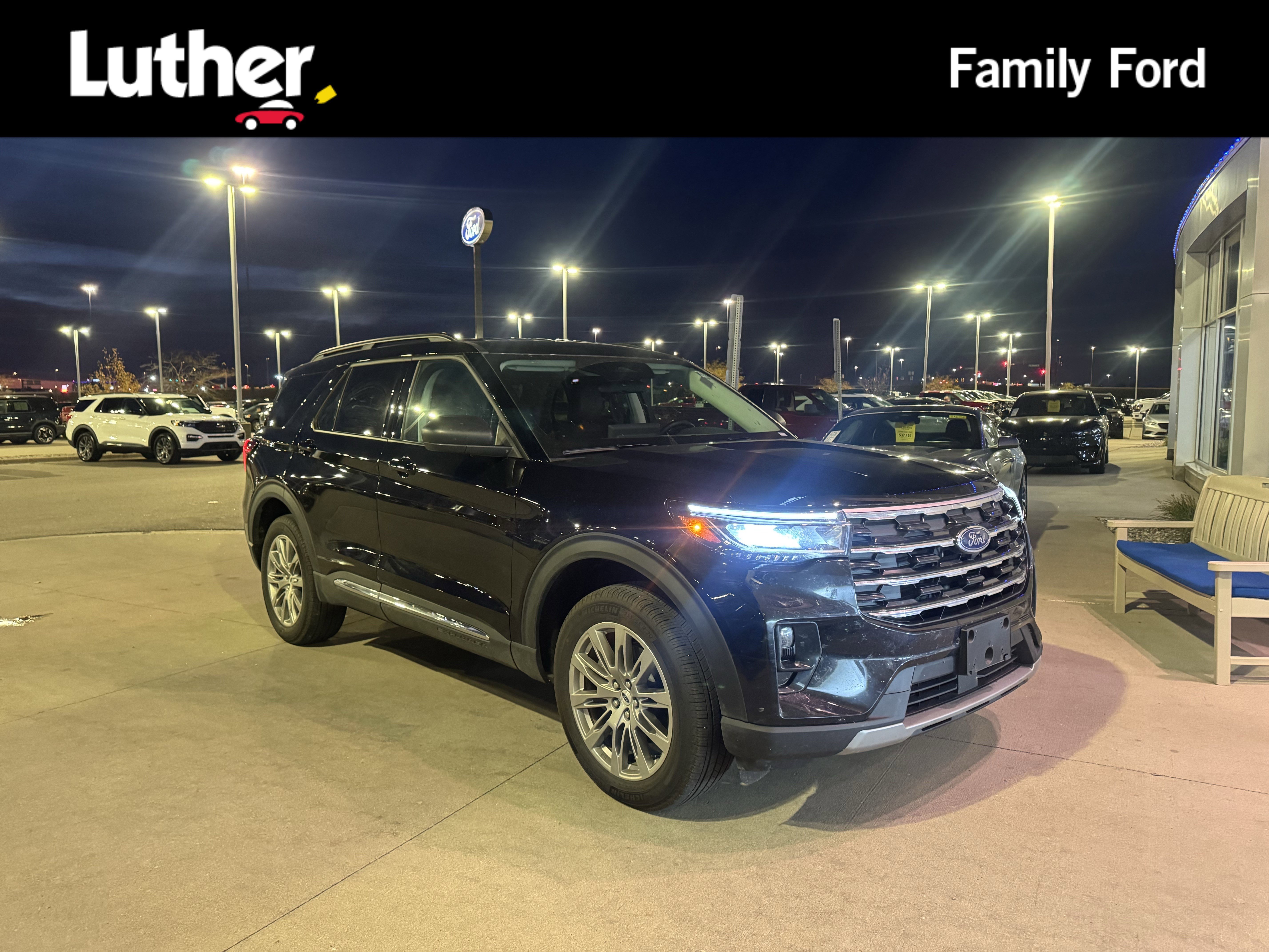 Used 2025 Ford Explorer Active w/ Active Comfort Package image 1