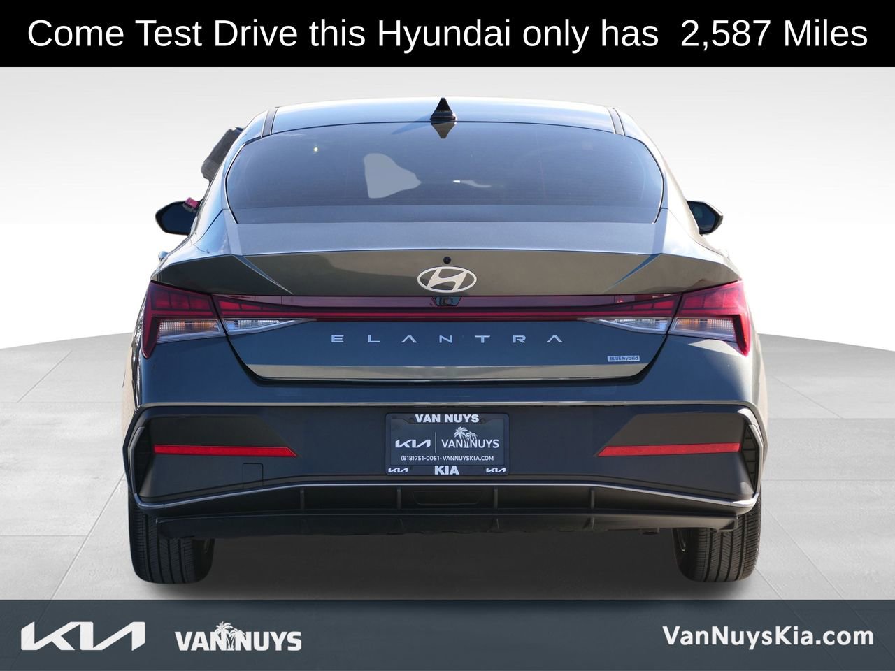Used 2025 Hyundai Elantra Blue image 5