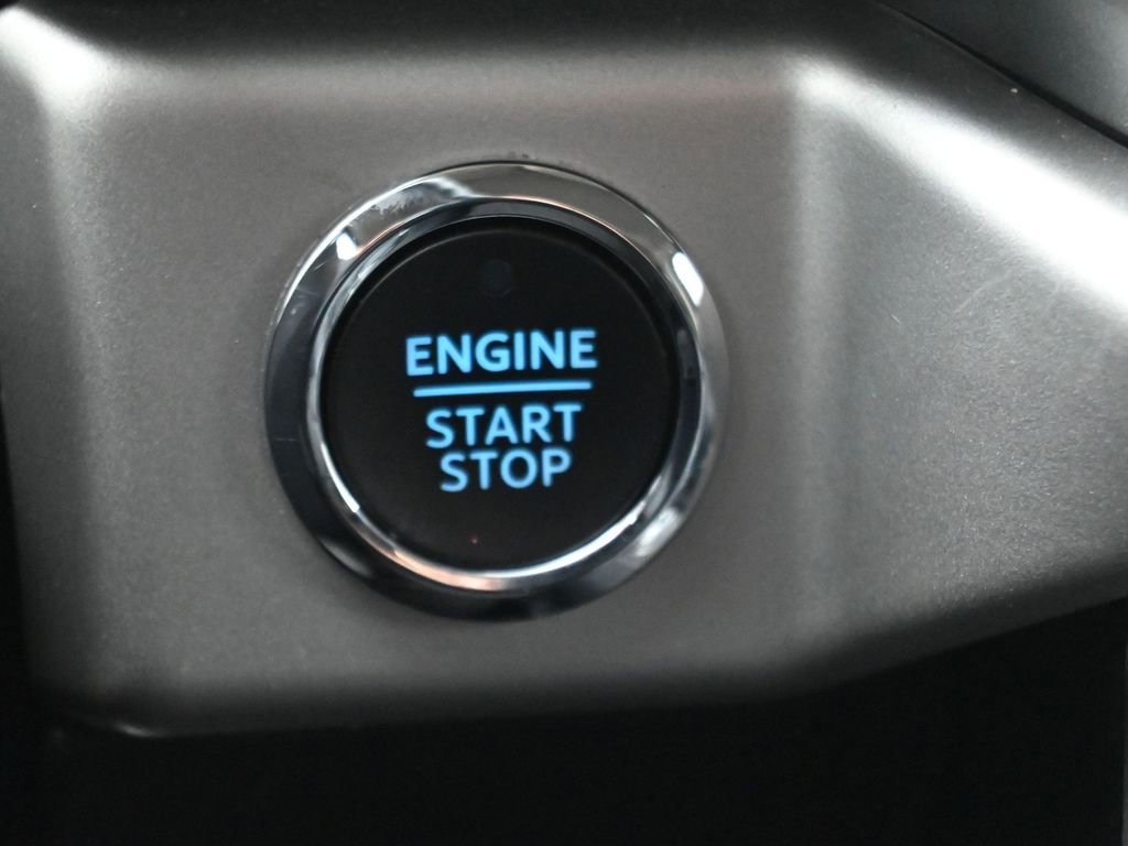 Used 2024 Ford Expedition XLT image 24