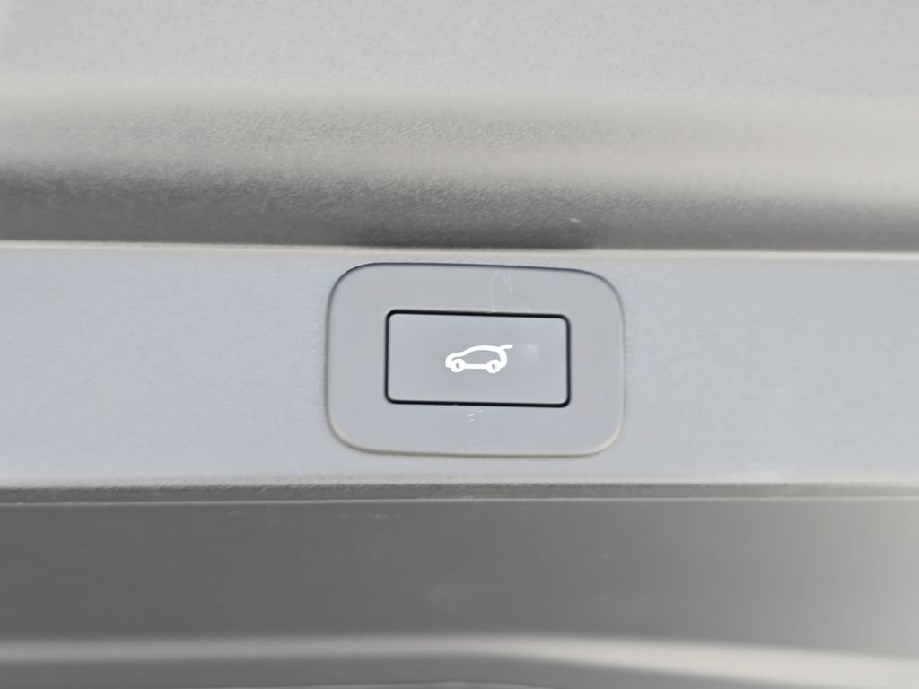 New 2026 Land Rover Range Rover Long Wheelbase SE AWD/4WD image 14